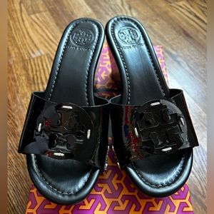 Tory Burch Patti Wedge in Patent Black